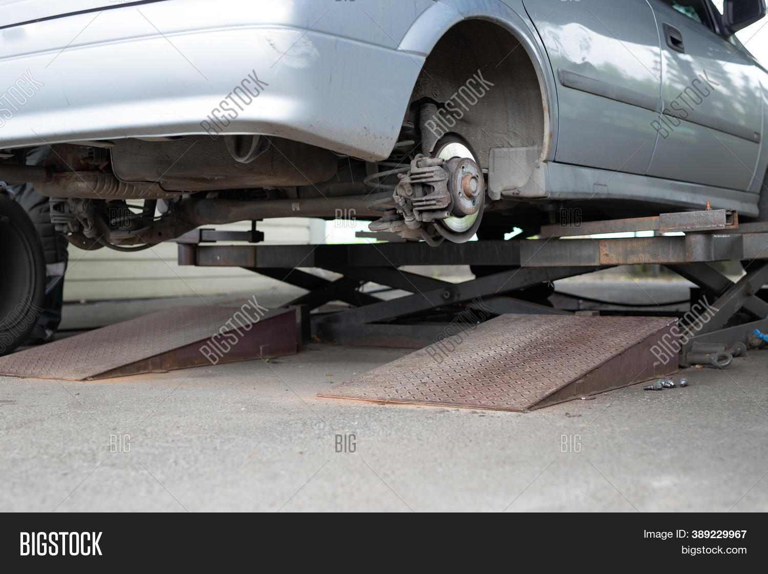 Car Wheel Repair Shop Image & Photo (Free Trial) Bigstock