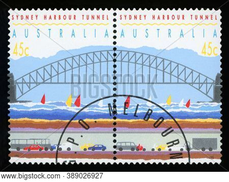 Australia - Circa 1992: A Set Of Two Stamps Printed By Australia Shows Sydney Harbor Bridge And Tunn