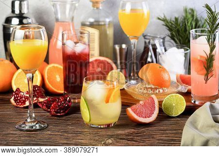 Drinks And Cocktails Gin-based With Various Citrus Fruits