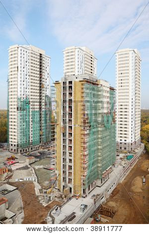 Moskwa - 7 października: Cztery budynki w budowie mieszkaniowej kompleks wyspa Elk na 7 października