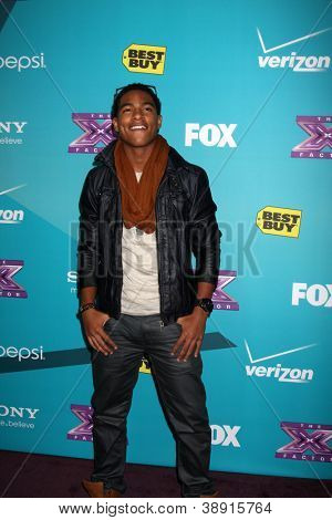 LOS ANGELES - 5 NOV: Arin Ray arriva a X-Factor stagione partito due finalista a SLS Hotel at Bev
