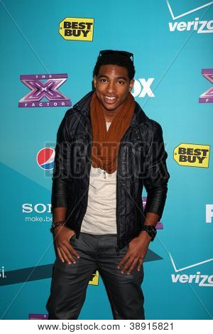 LOS ANGELES - 5 NOV: Arin Ray arriva a X-Factor stagione partito due finalista a SLS Hotel at Bev