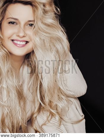 Beautiful Woman Smiling, Long Blonde Hairstyle And Natural Makeup Look, Beauty And 90S Style Fashion