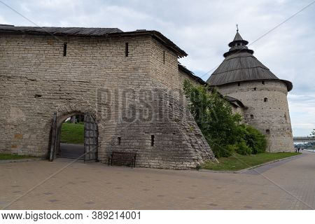 Pokrovskaya Tower And Walls Of Pskov Fortress. Pskov City, Pskov Region (pskovskaya Oblast), Russia.