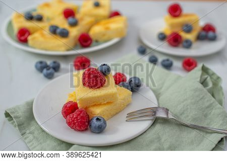 Sweet Home Made Vanilla Pudding Pie With Berries