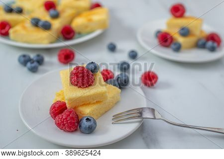 Sweet Home Made Vanilla Pudding Pie With Berries