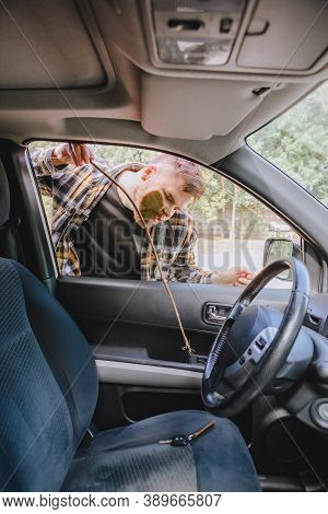 Man Locked Car And Forget Keys Inside