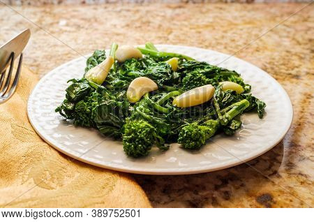 Sauteed Broccoli Rabe With Sweet Garlic Garlic