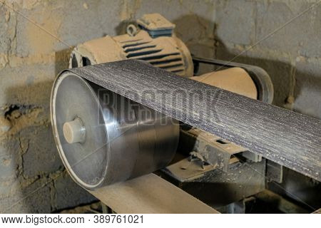 Industrial Professional Stationary Abrasive Electric Sanding Machine With Horizontal Long Grinding B
