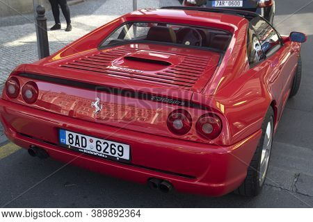 Praag , Tsjechie -   22 July 2020: Red Parked Ferrari F355 Gts Convertible In The Famous Red Ferarri