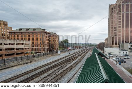December 30 2017 Roanoke Va Usa Train Yard Leading Tracks