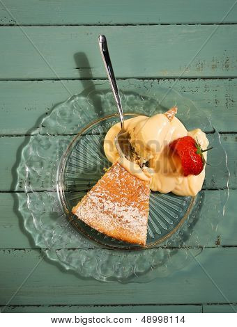 Lemon Cake With Lemon Cream