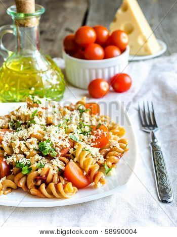 Whole wheat Fusilli Pasta With Cheese And Cherry Tomatoes