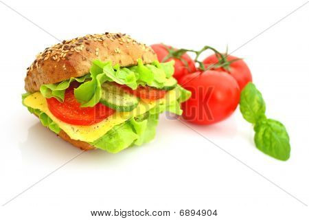 Panino con formaggio e verdure