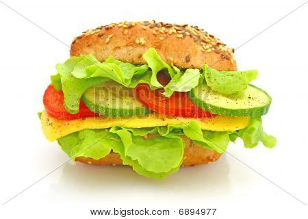 Panino con formaggio e verdure