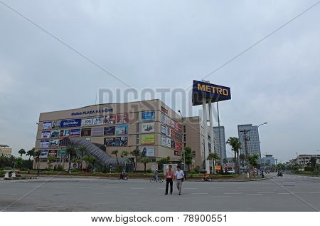 Front view of a Metro supermarket in Hanoi capital