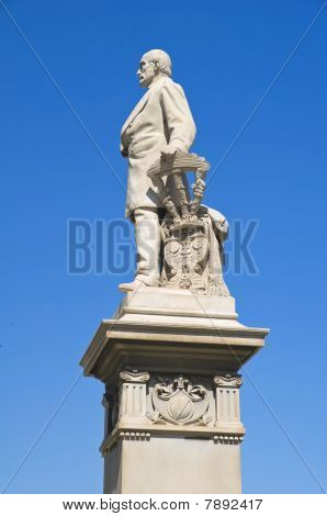Giuseppe Mazzini ปั้น