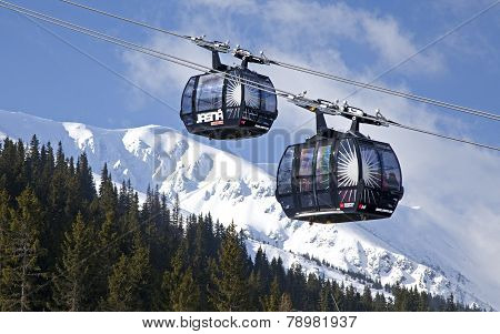 Ropeway in mountains