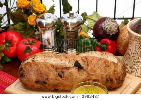 Zeytin ekmek ekmek mutfakta