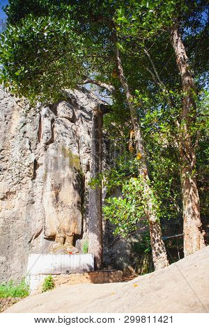 Badulla,sri Lanka - January 27,2019: Dhowa Raja Maha Viharaya Temple, Sri Lanka. The Temple Has Gain