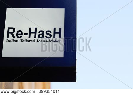 Bordeaux , Aquitaine  France - 12 12 2020 : Re-hash Italian Tailored Jeans Maker Logo And Text Sign 