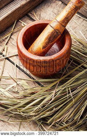 Hierochloe In Herbal Medicine