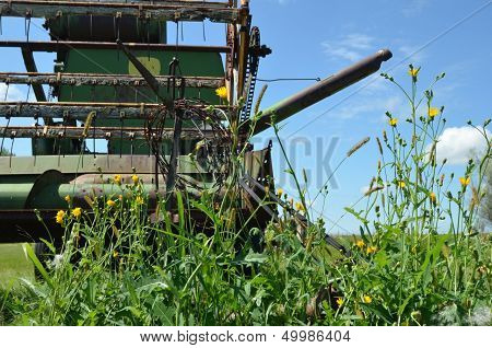 An old combine stand in the filed