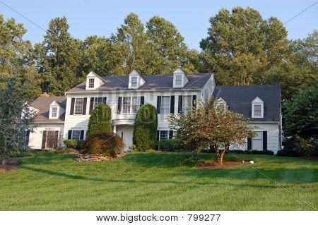 Stort Colonial House