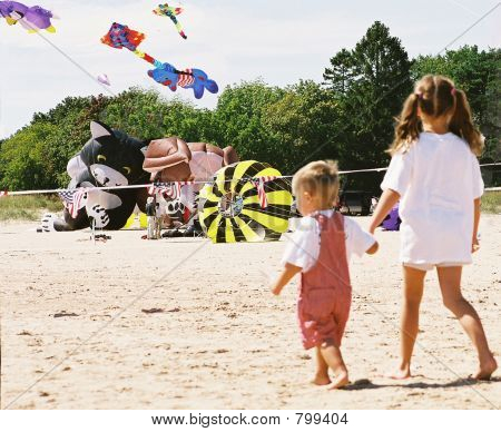 dzieci na plaży