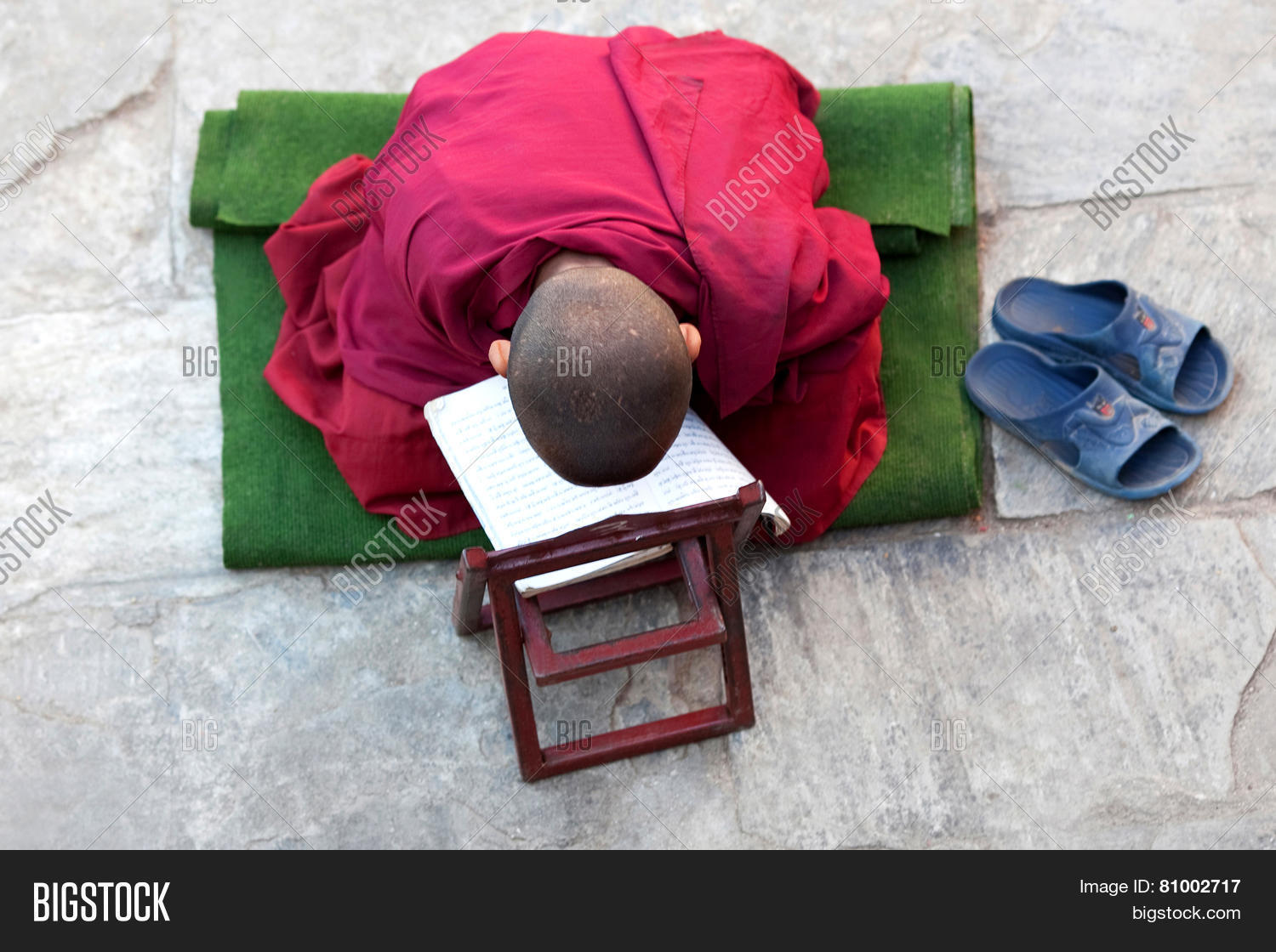 buddhist monk, nepal 库存照片和库存图片 | bigstock