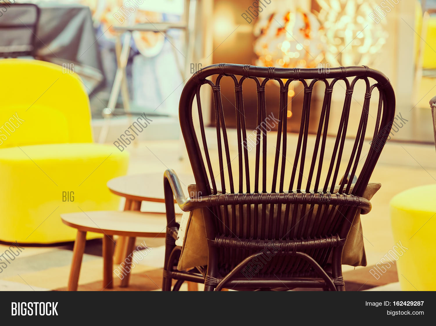 unusual armchair图片和照片 | bigstock