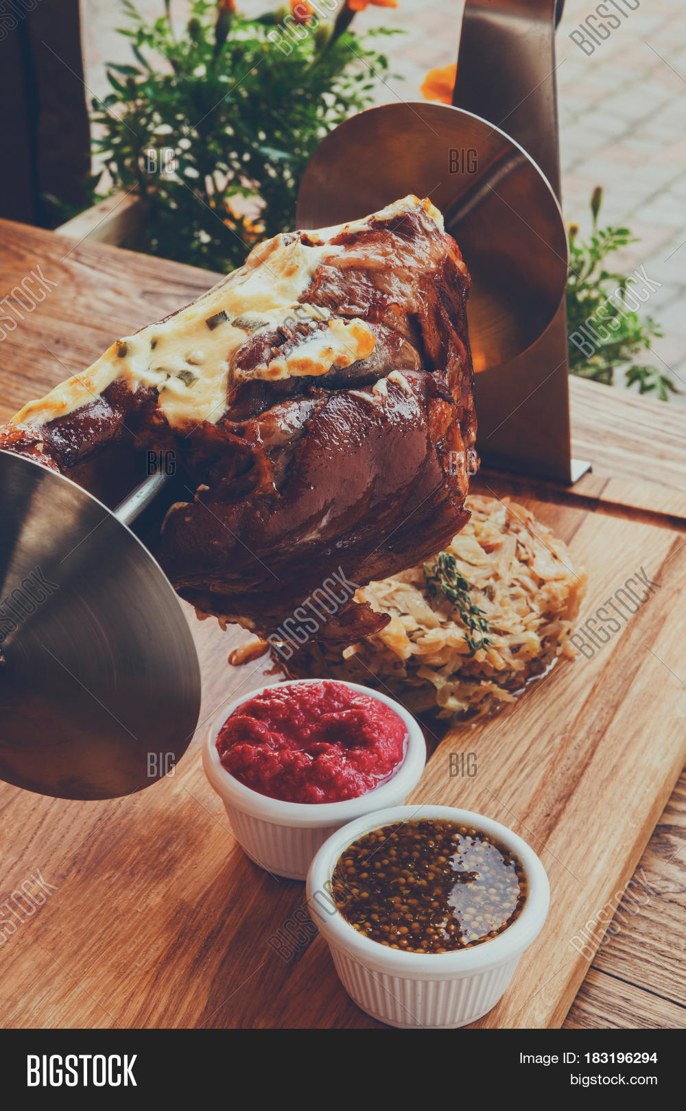 grill meat dish, roasted pork图片和照片 | bigstock