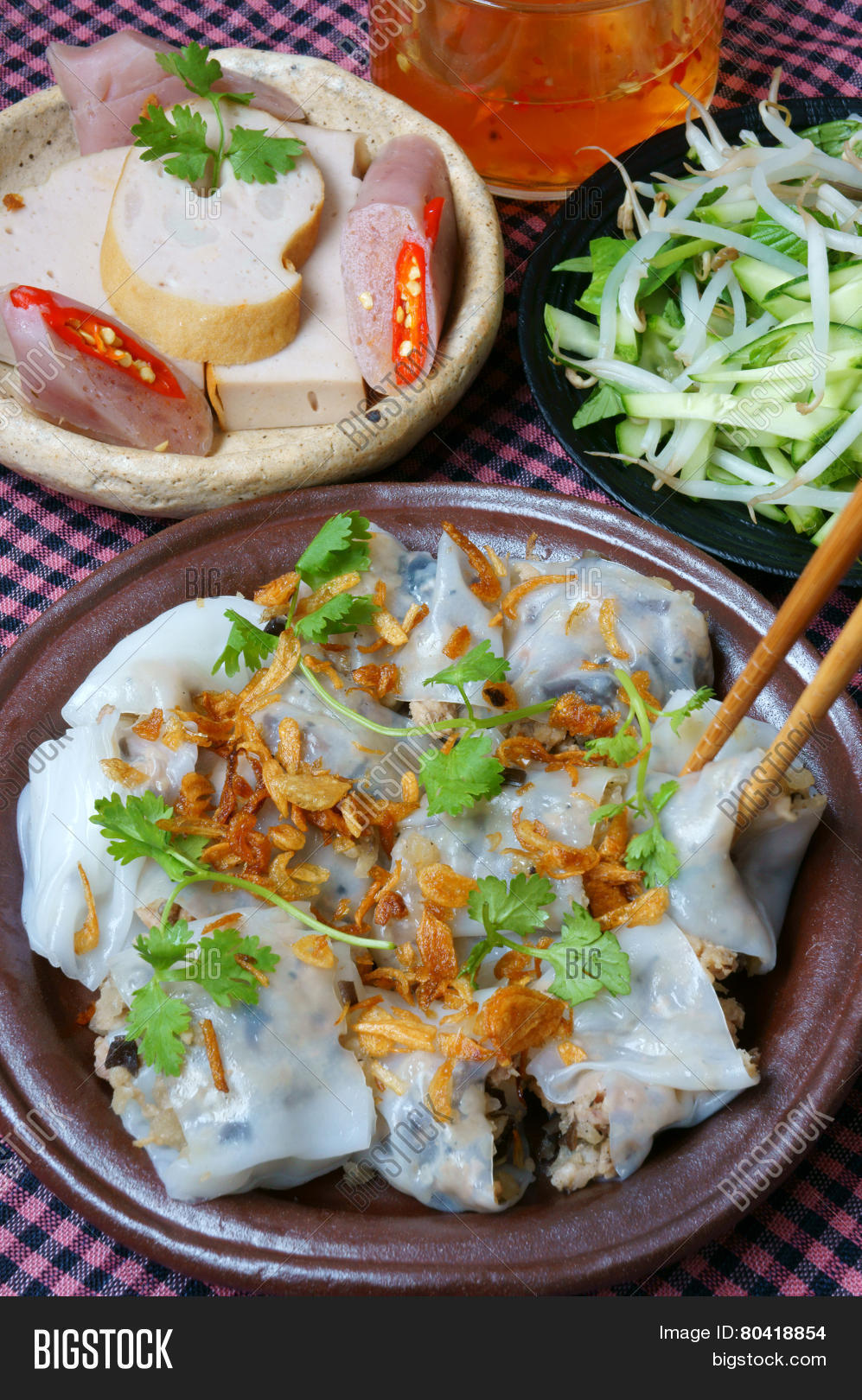 vietnamese food, rice noodle roll 库存照片和库存图片 | bigstock