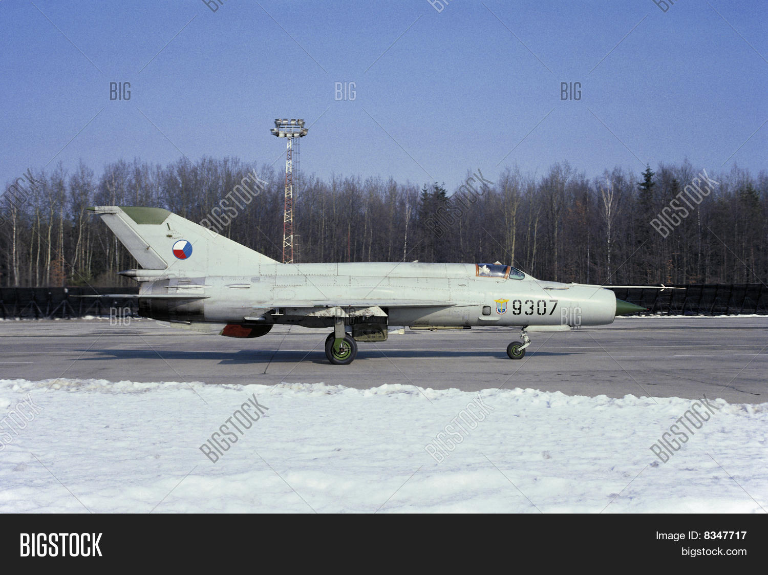 米格-21mf 库存照片和库存图片 | bigstock
