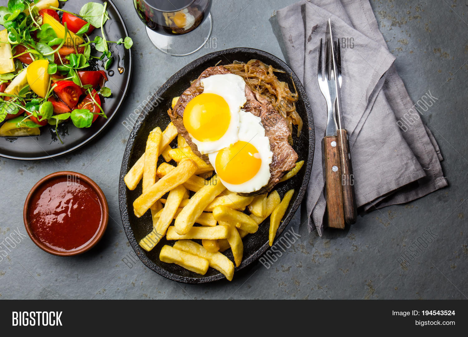 peruvian latin american food. lomo a lo pobre.