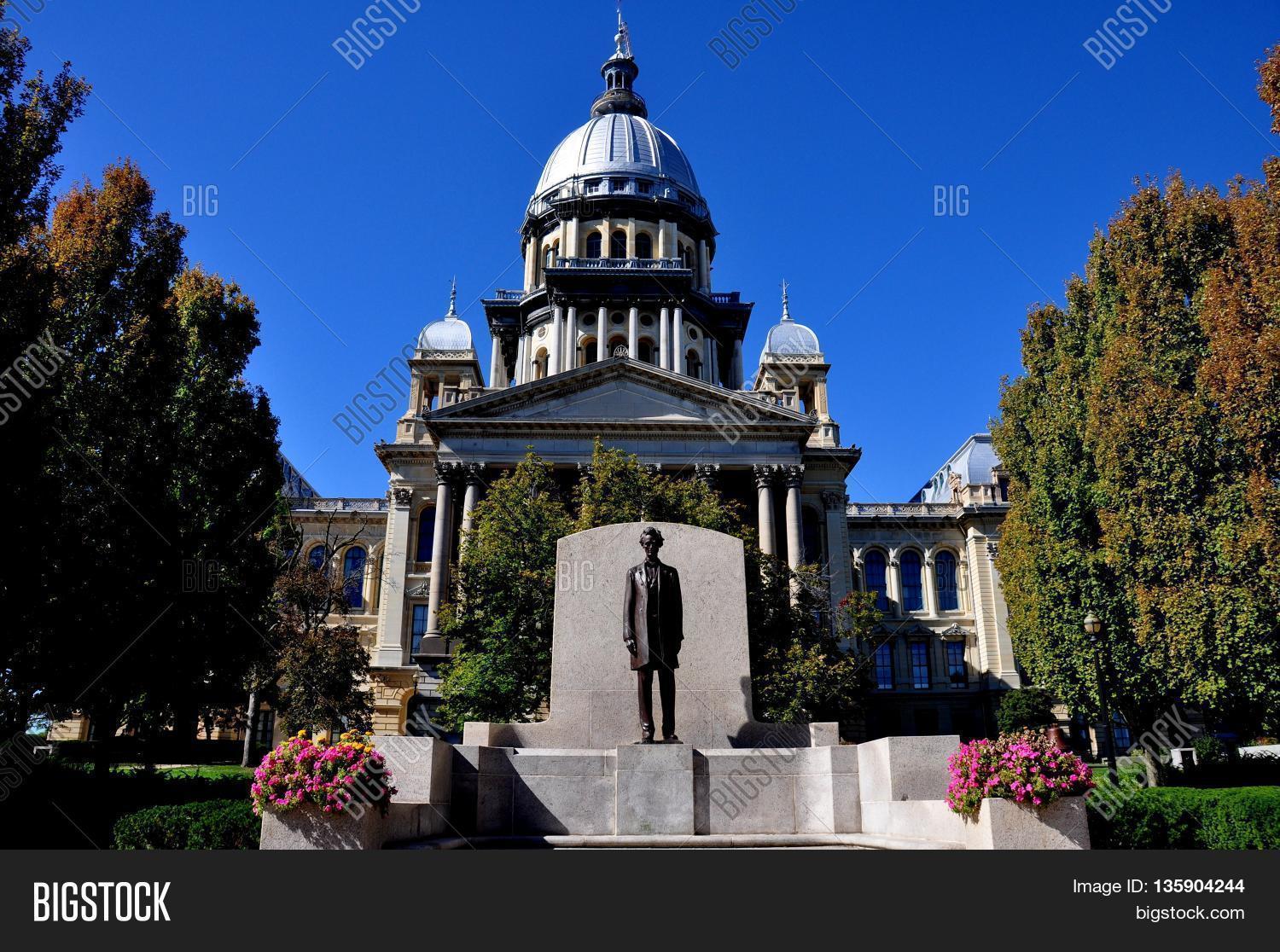 springfield illinois: a statue of abraham lincoln stands in