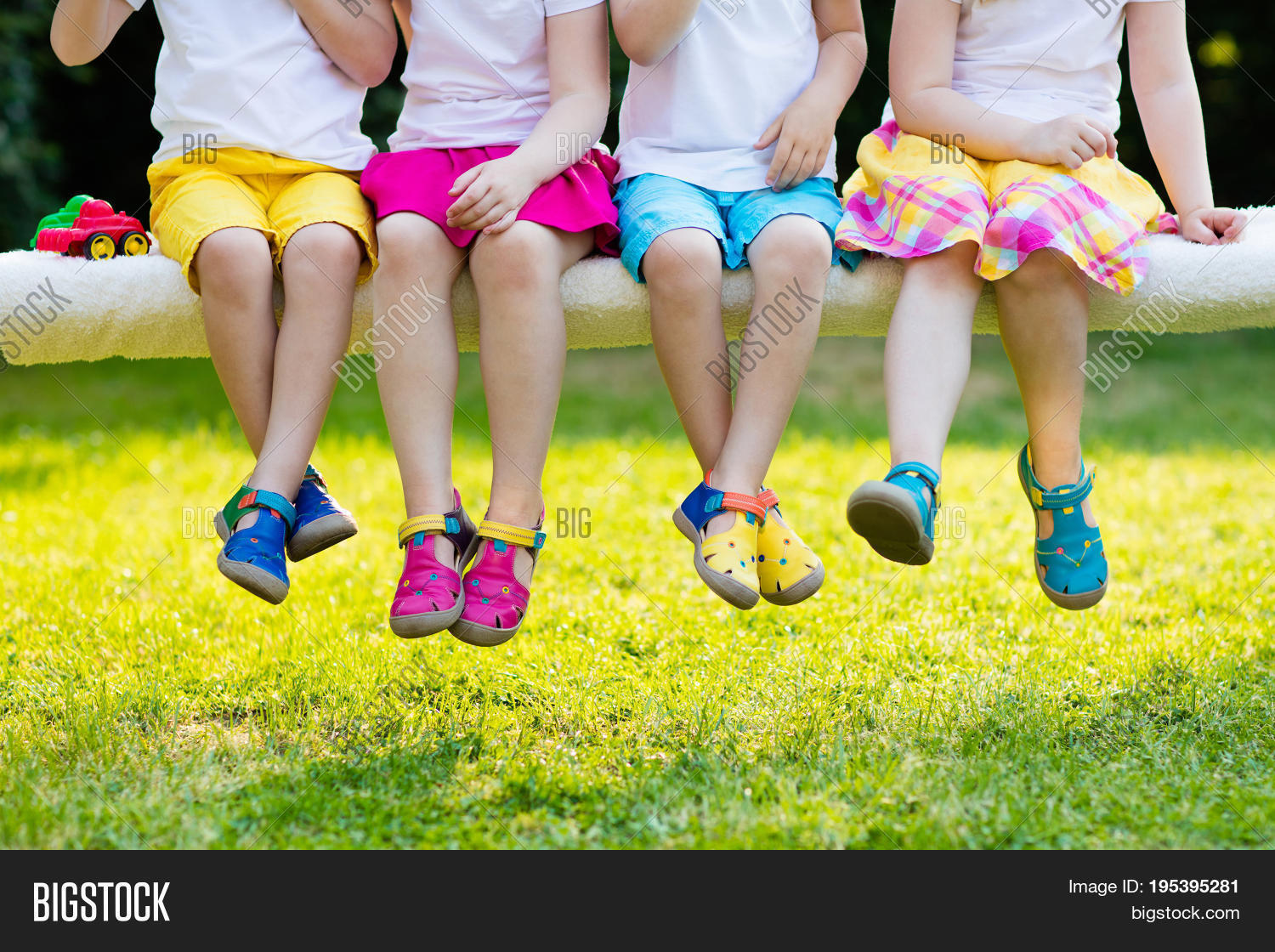 children图片和照片 | bigstock