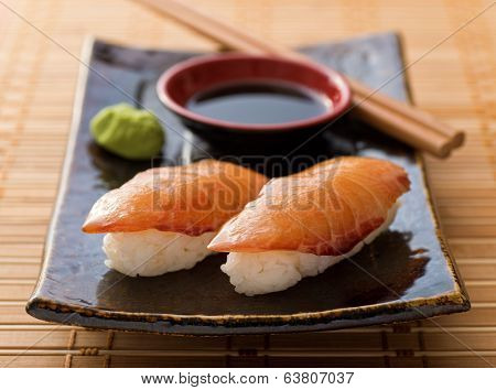 smoked salmon sushi nigiri