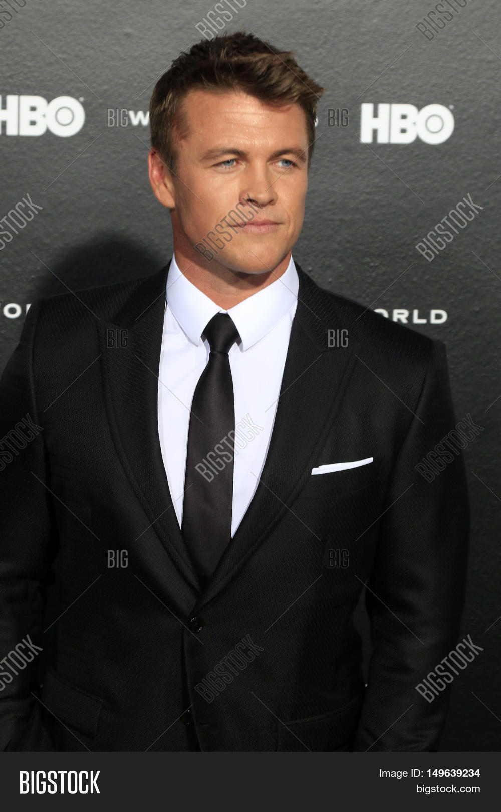 los angeles - sep 28: luke hemsworth at the hbos "westworld"